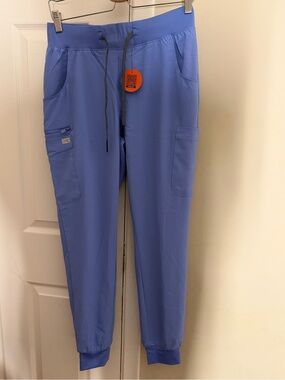 Women’s Drawstring Scrub Joggers in Periwinkle Blue